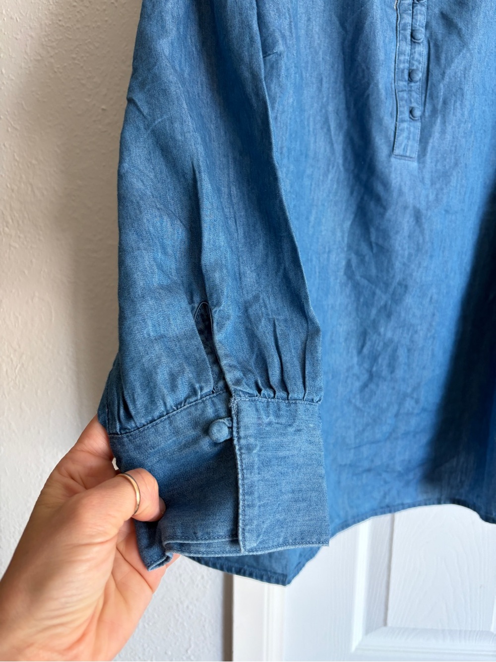 J. Jill (NWT W/ Small Flaw) Light Blue Chambray Indigo Stand Collar Top 2X - Picture 7 of 14